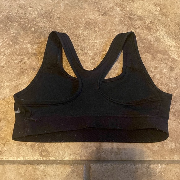 Nike. Sport Bras. Girls Size 8 - Picture 6 of 7